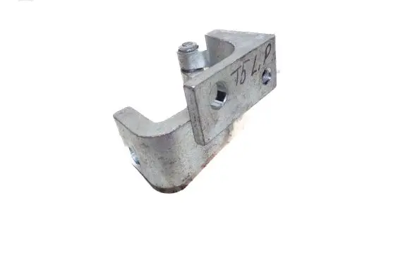 Volkswagen Transporter - Caravelle T5 Front door upper hinge 7E0831402B
