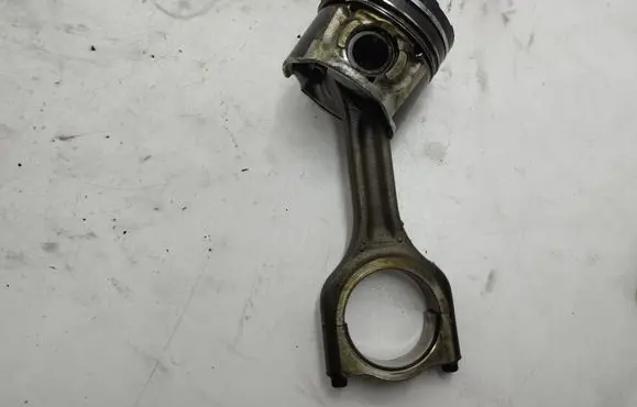 Ford Focus C-MAX Piston with connecting rod 75L93