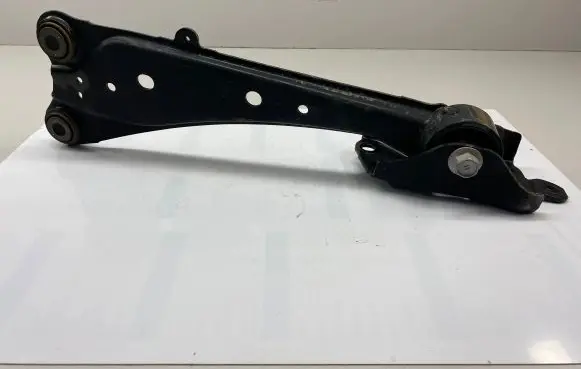 Toyota RAV 4 (XA40) Rear control arm