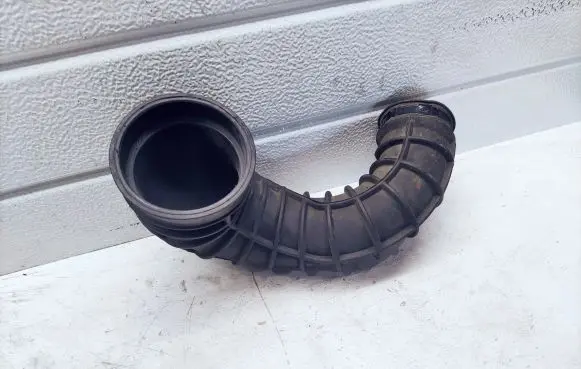 Volvo V70 Air intake duct part 8634143
