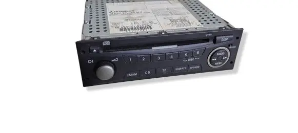 Mitsubishi Grandis Radio/CD/DVD/GPS head unit MZ313152