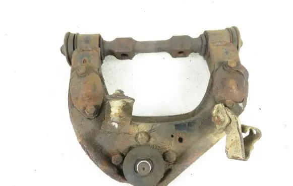Mitsubishi L200 Front upper control arm/wishbone 
