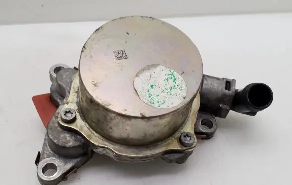 Mercedes-Benz Vito Viano W447 Vacuum pump 146507293R