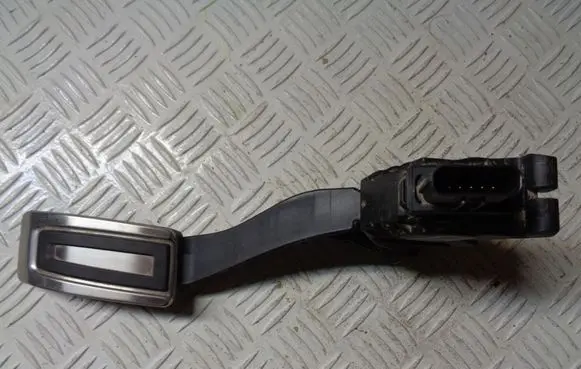 Volkswagen Golf Sportsvan Accelerator throttle pedal 5Q1723503J