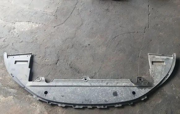 Volvo V70 Front bumper skid plate/under tray 30655172