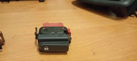 Central locking switch button