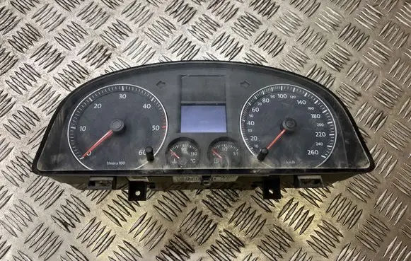Volkswagen Touran I Speedometer (instrument cluster) 1T0920862F V0011000 VWZ7Z0F3978660