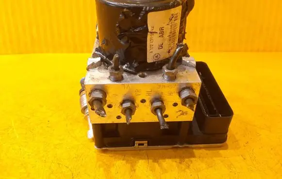 Mercedes-Benz C AMG W204 ABS Pump A1724313512 A1769006902