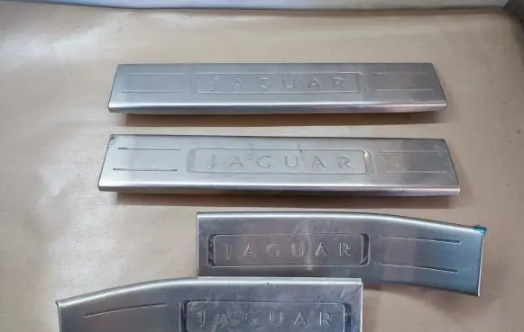 Jaguar XJ X351 Front sill trim cover AW9313200