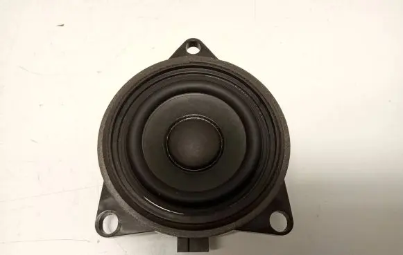 Volvo XC60 Front door high frequency speaker 31489045 D7WJZYD28A 17W52