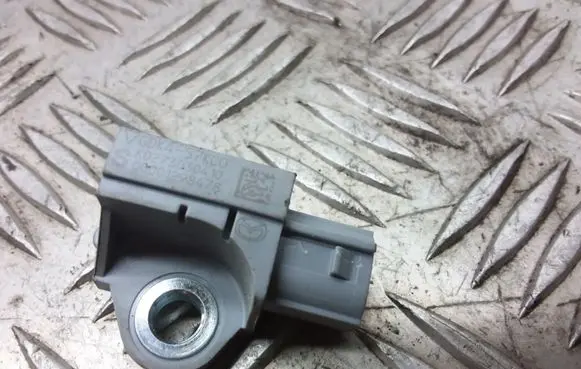 Mazda 6 Airbag deployment crash/impact sensor GDK457KC0
