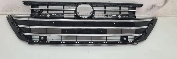 Volkswagen Arteon Front bumper upper radiator grill 3G8853651