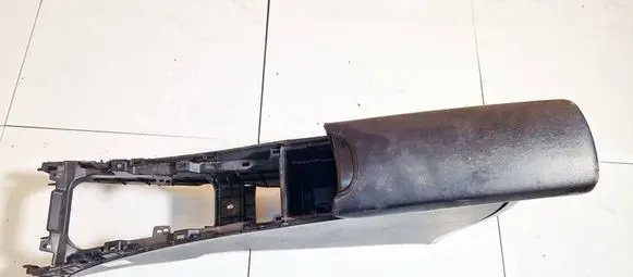 Toyota Avensis T270 Armrest 5891205010 58912-05010