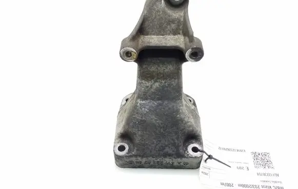 Mercedes-Benz C W203 Engine mounting bracket A6112230704