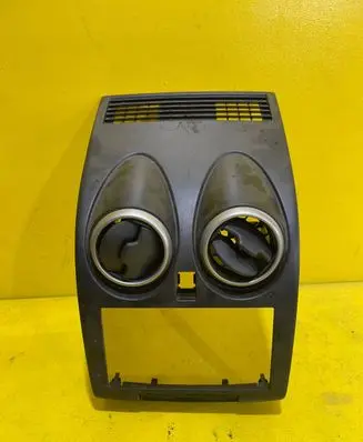 Nissan Qashqai Dash center air vent grill RZ1R3P1K1