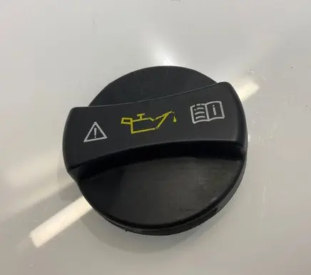 Mercedes-Benz E W211 Oil filler cap A0000101285 0000101285