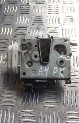 Audi A4 S4 B5 8D Front door lock 8d1837015c