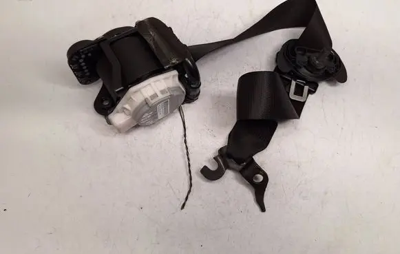 BMW X3 F25 Front seatbelt 7258436 72117258436 72117367250