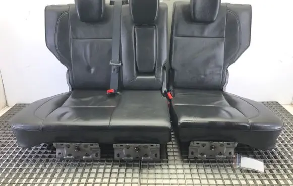 Suzuki Grand Vitara II Second row seats 