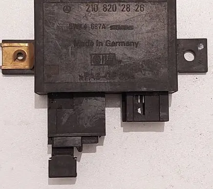 Mercedes-Benz C W202 Immobilizer control unit/module 2108202826 5WK4687A