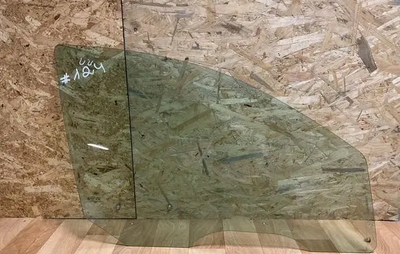 Ford Focus Front door window glass four-door 43R001057 DOT27M23100AS2