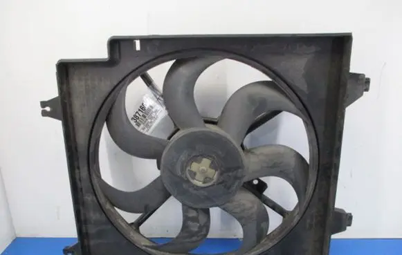 KIA Carens I Electric radiator cooling fan 0K2KB15XXX
