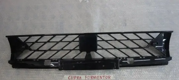 Cupra Formentor Front bumper lower grill 5FF853667A R150282