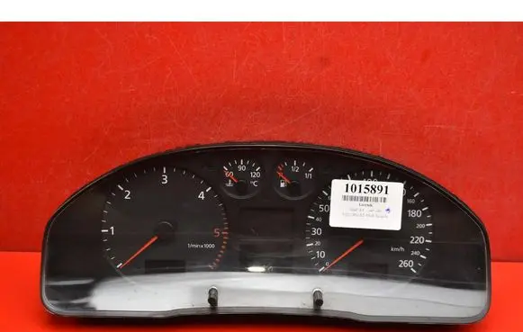 Audi A4 S4 B5 8D Speedometer (instrument cluster) 8D0920900H
