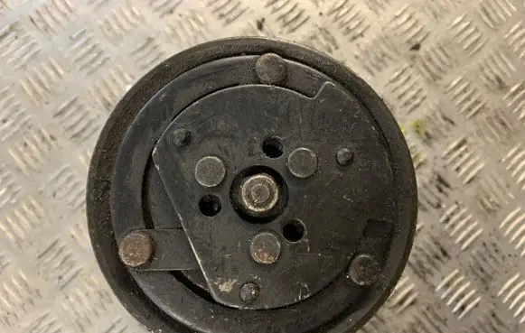 Renault Scenic I Air conditioning (A/C) compressor (pump) 7700866828