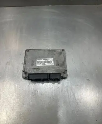 Skoda Fabia Mk2 (5J) Engine control unit/module 03E906023B 5WP4041204