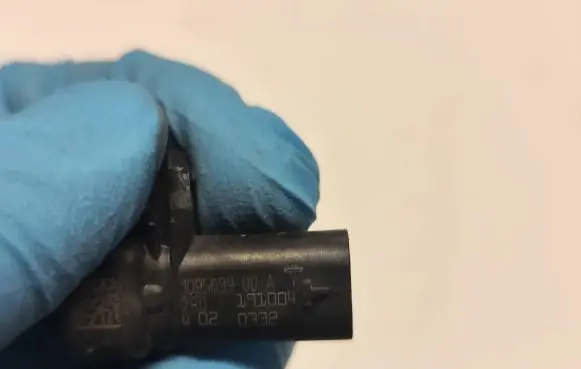Tesla Model 3 Airbag deployment crash/impact sensor 109569900A E020338