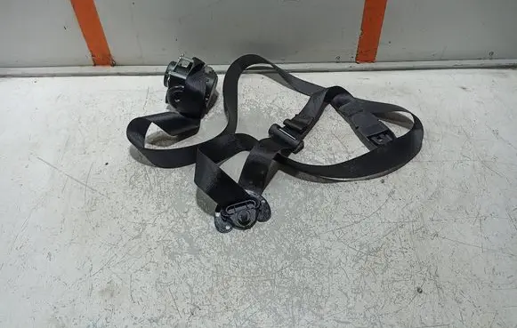 Mini Cooper Countryman F60 Front seatbelt 7483349