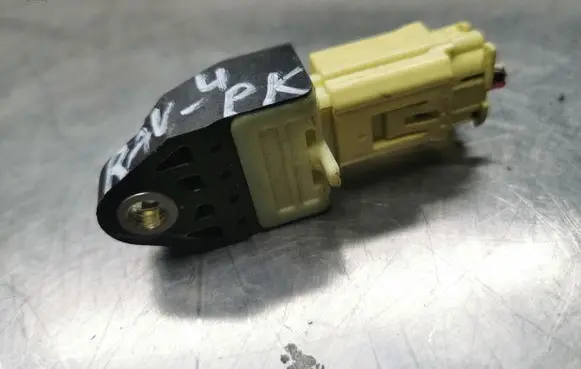 Toyota RAV 4 (XA30) Airbag deployment crash/impact sensor 8983142010