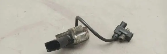 BMW 1 E81 E87 Crankshaft position sensor 0281002