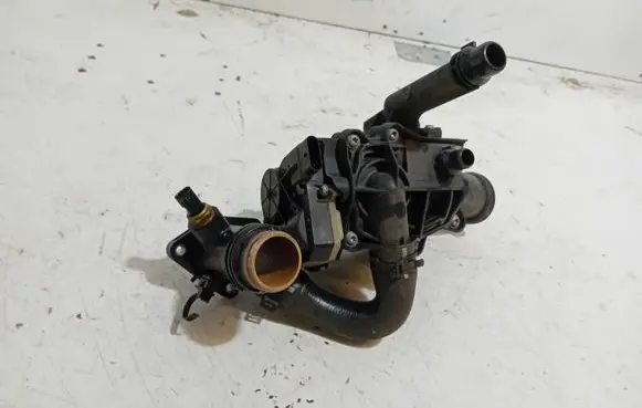 BMW 5 G30 G31 G38 Thermostat/thermostat housing 7642854 1153 14290413