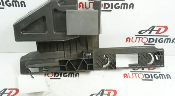 Peugeot 3008 II Front bumper mounting bracket 9822489880