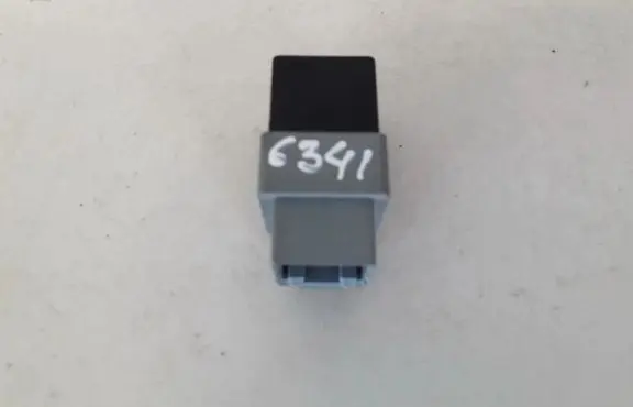 Volvo S40, V40 Other relay MB953394 72HM100