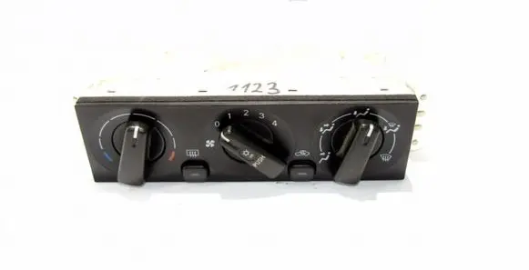 Mitsubishi Space Star Climate control unit MR262492