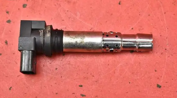 Seat Ibiza III (6L) High voltage ignition coil 036905100B