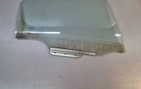 Toyota Yaris Rear door window glass 43R00048 DOT24M188AS2