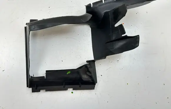Audi Q7 4L Intercooler air guide/duct channel 4L0117335B