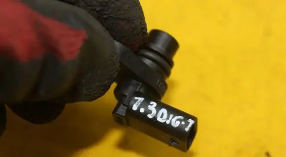 Nissan Qashqai Camshaft vanos timing valve 0281006421