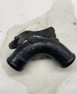 Ford Focus Cabin air duct channel AV616C750AD