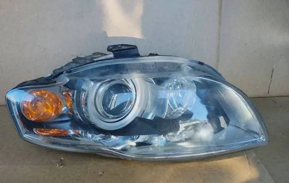 Audi A4 S4 B7 8E 8H Headlight/headlamp 8E0941004AM 0301219272