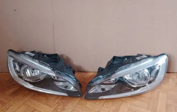 Volvo V60 Headlight/headlamp 31420269 31420270