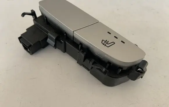 Mercedes-Benz C W205 Seat heating switch A2139057502