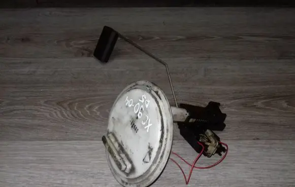 Volvo XC90 Fuel level sensor 38921