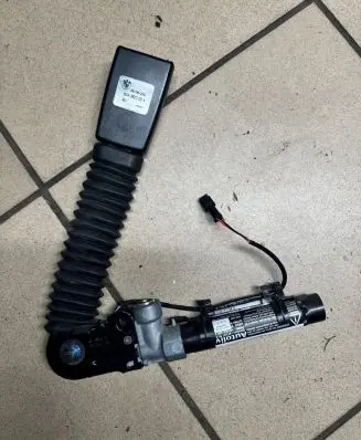 BMW 7 F01 F02 F03 F04 Front seatbelt buckle 624082000A