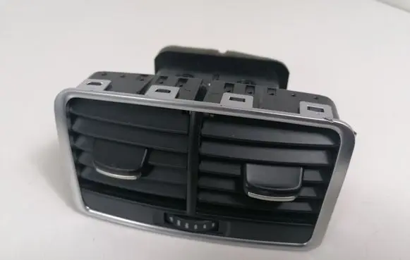 Rear air vent grill