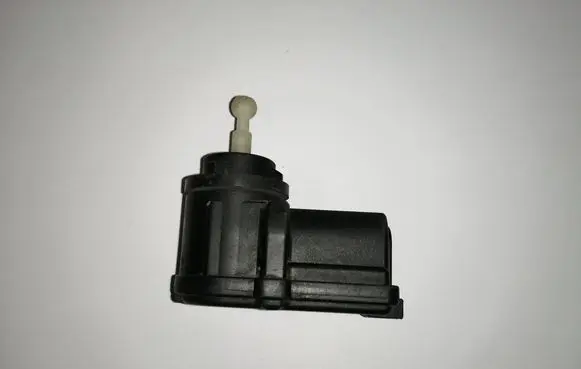 Volkswagen PASSAT B5.5 Headlight level adjustment motor 6X0941295D